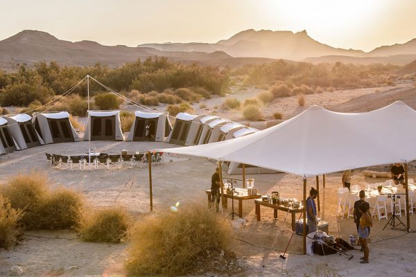 גלמפינג יום הולת 50 במדבר אירוע פרטי