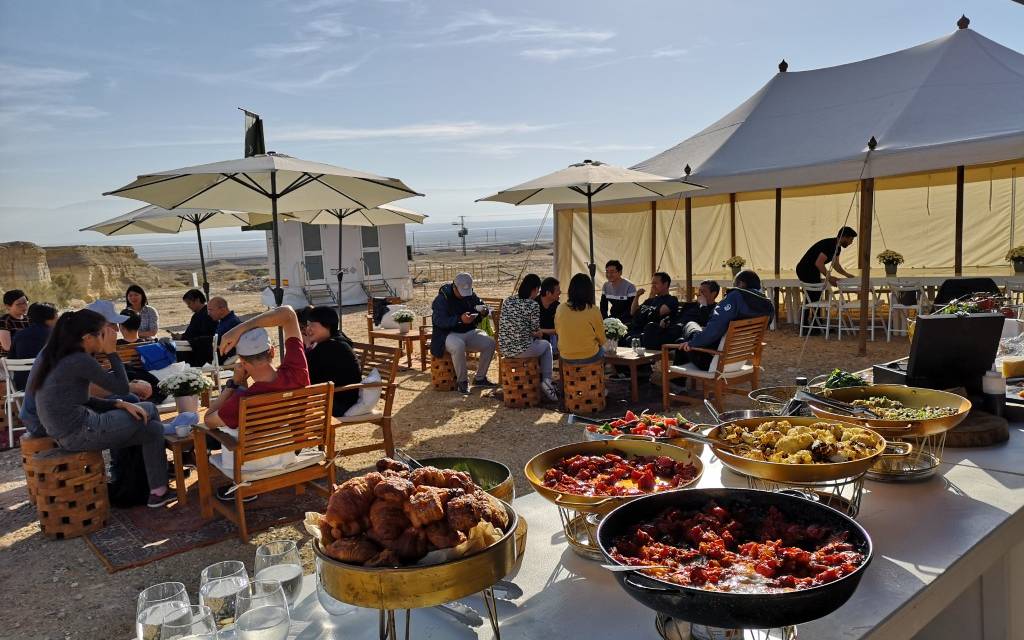 glamping breakfast israel mazada